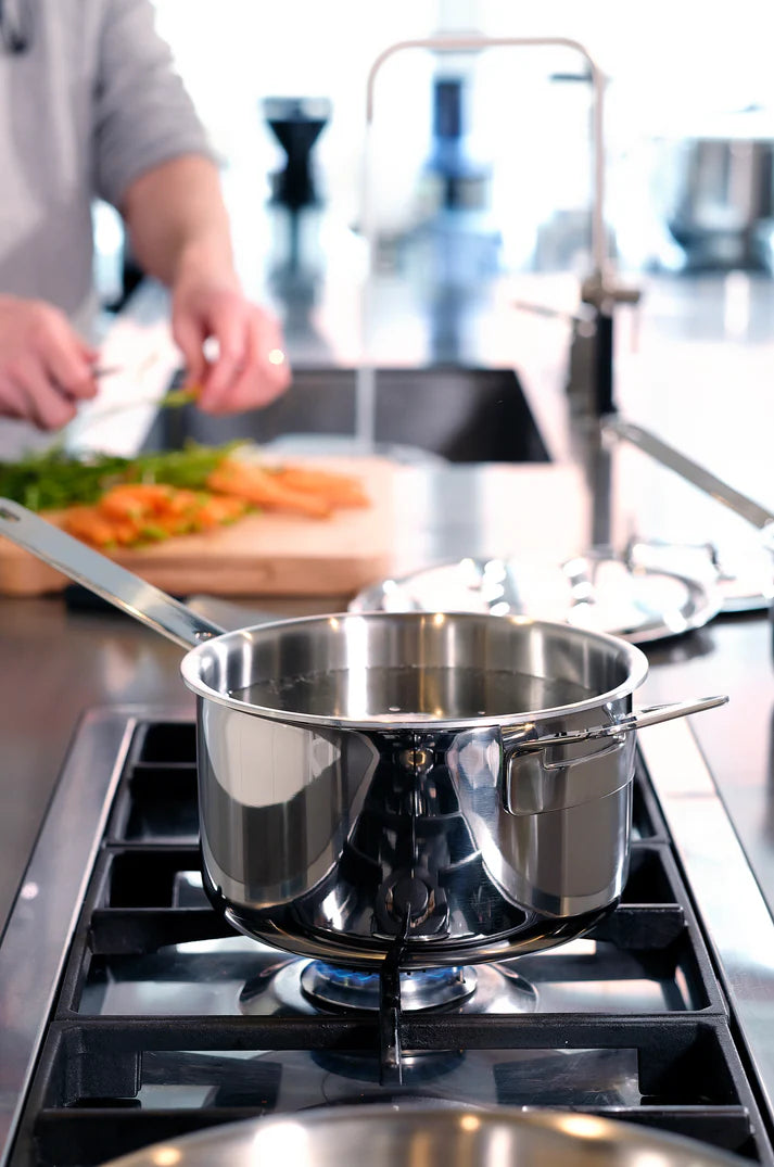Stainless Steel Saucepan with Lid for Kitchen Cooking, 3 Liter