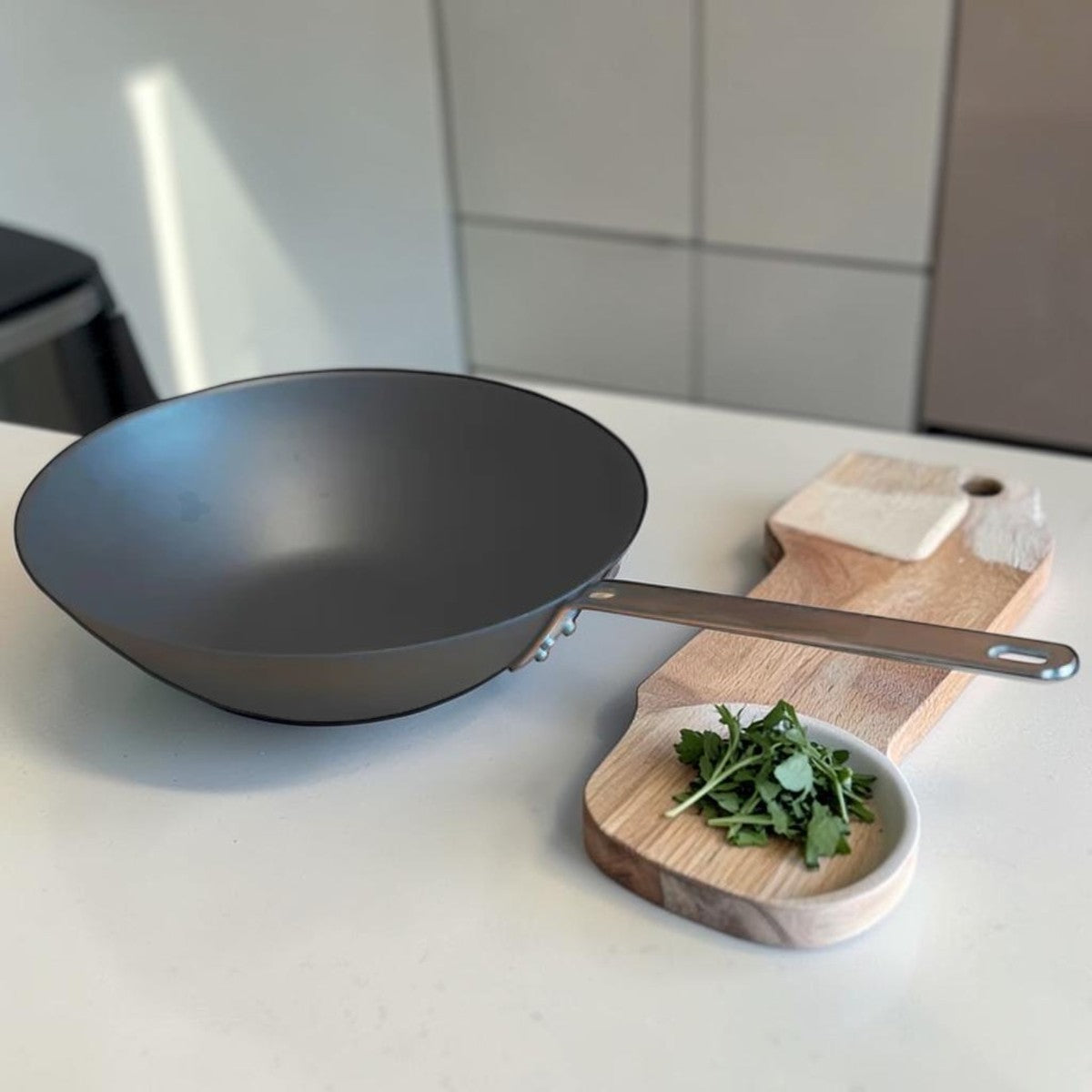 Carbon Steel Wok Pan with Lid for Kitchen Cooking, 13 Inch